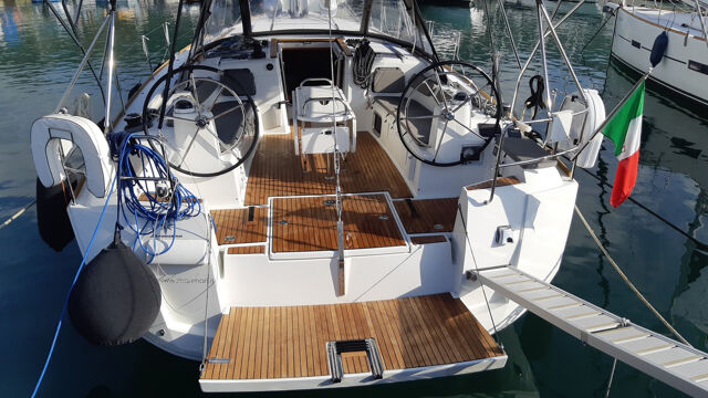 Sun Odyssey 519 - 4 + 1 cab. In A Silent Way